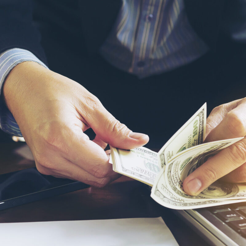 Jak zmienia się kurs euro w Krakowie? Aktualne trendy i prognozy