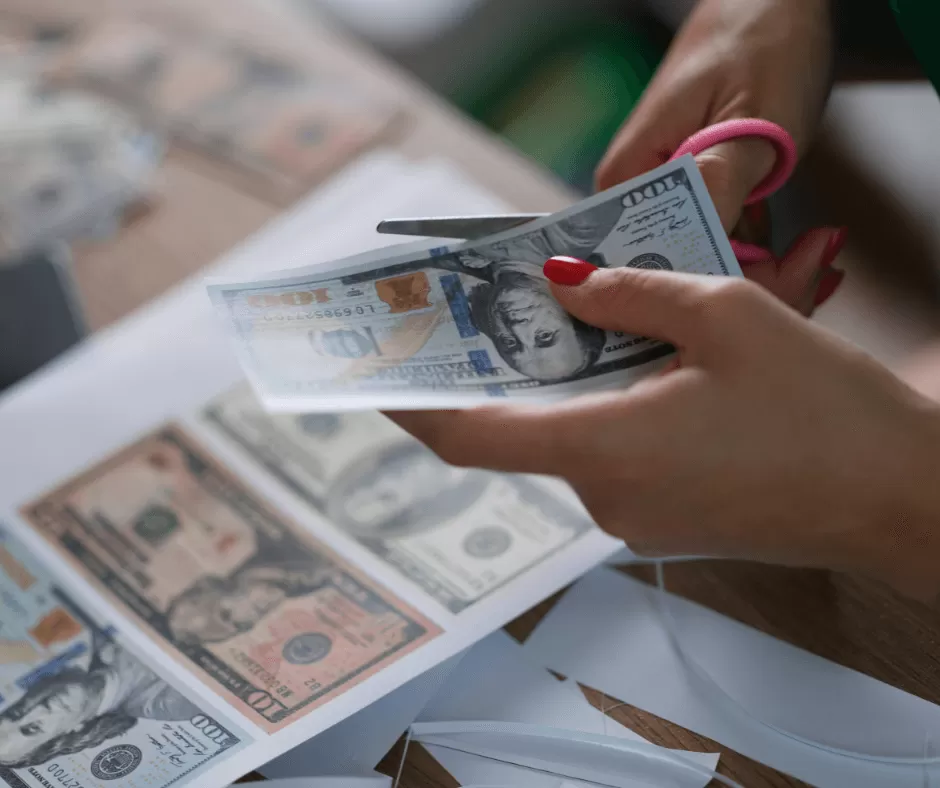Czy warto obecnie sprzedawać walutę Euro?